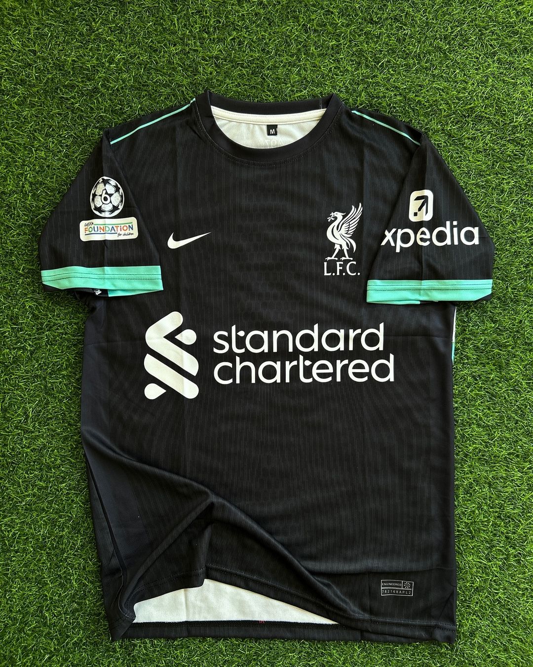 LIV AWAY 2024/25